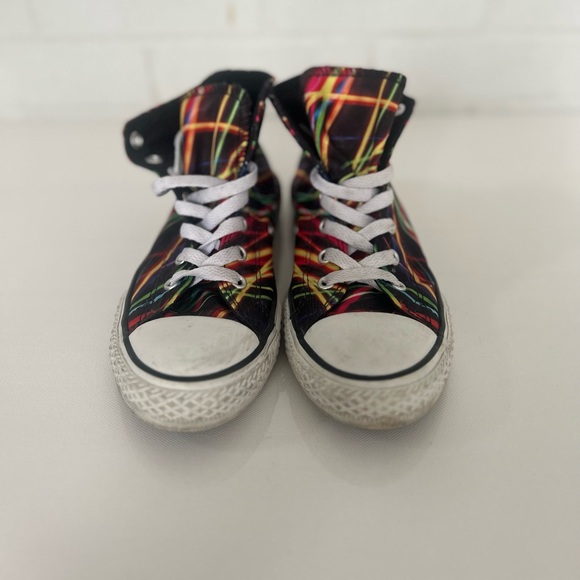 Converse - Picture 1 of 3